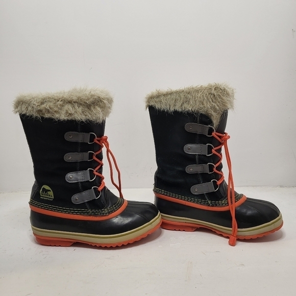 Sorel Waterproof Winter Boot Size 5 - Picture 3 of 10